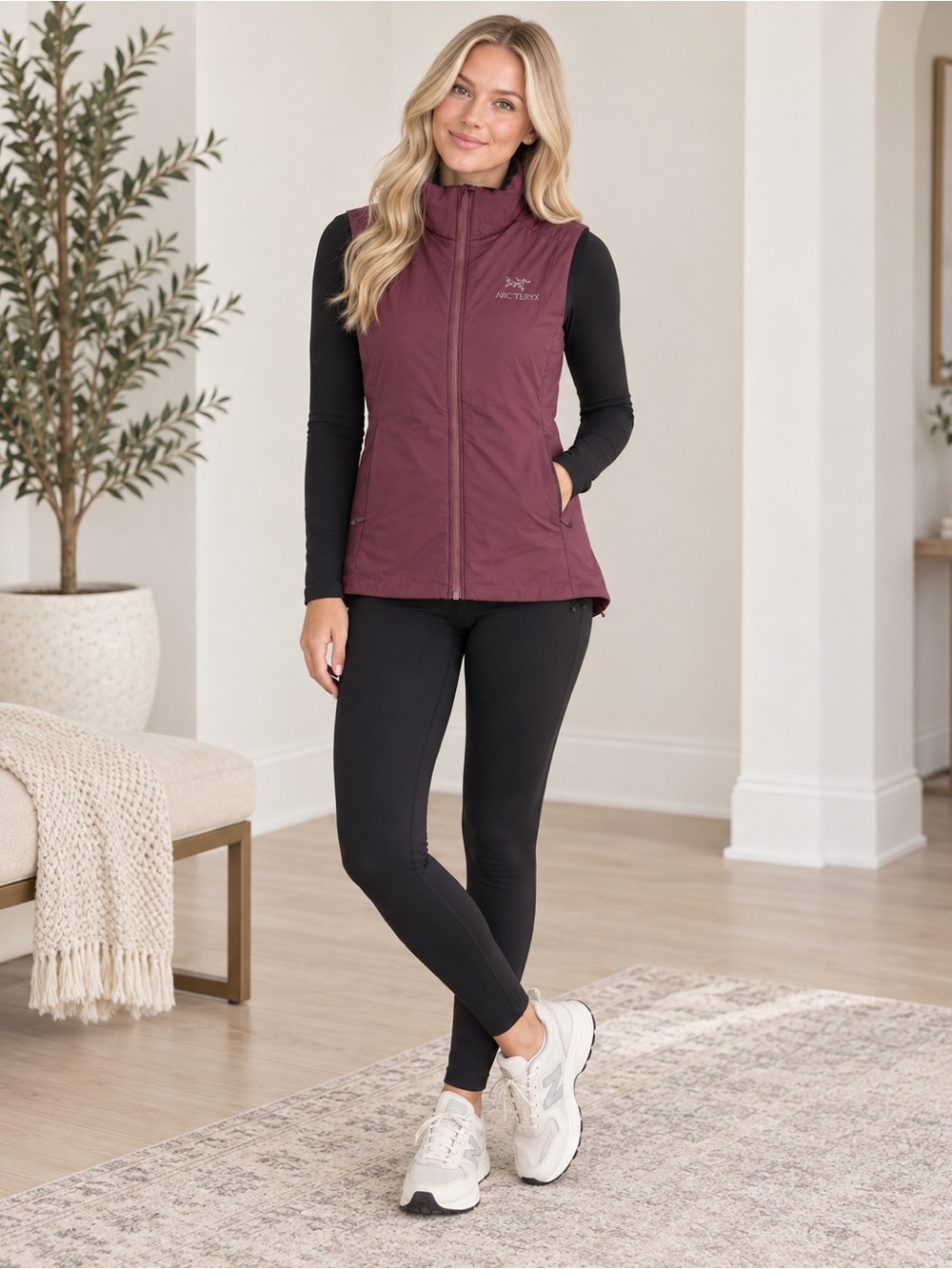 Arc’teryx Women’s Plum Insulated Vest Size Medium Embroidered Full Zip Pockets